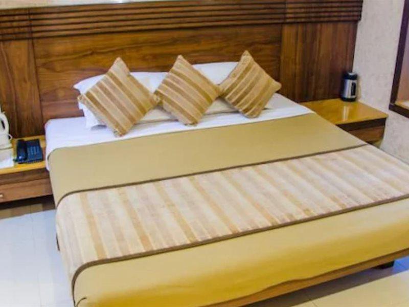 Hotel Chandralok Lonavla Zewnętrze zdjęcie