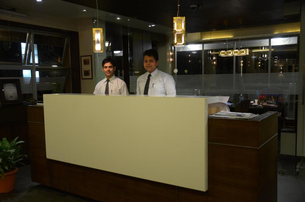 Hotel Chandralok Lonavla Zewnętrze zdjęcie