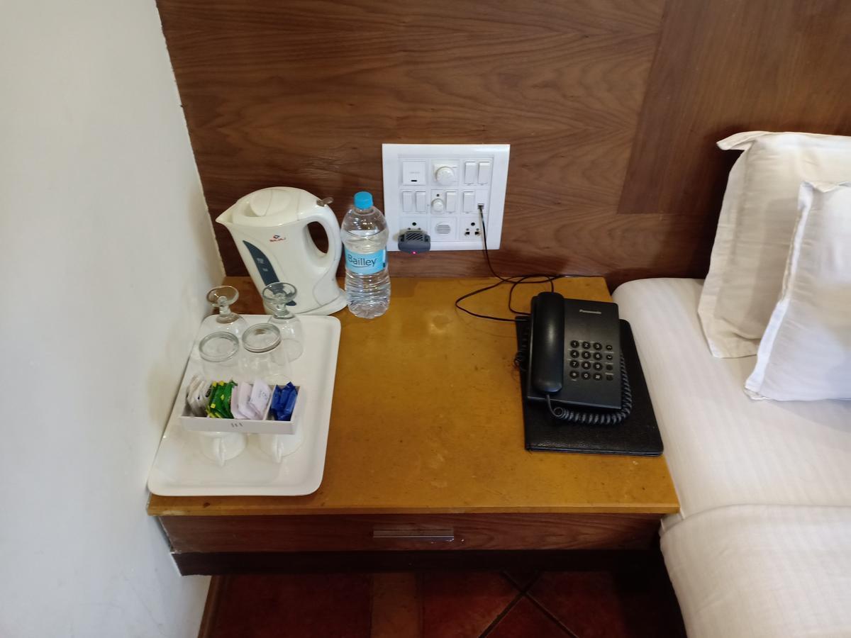 Hotel Chandralok Lonavla Zewnętrze zdjęcie