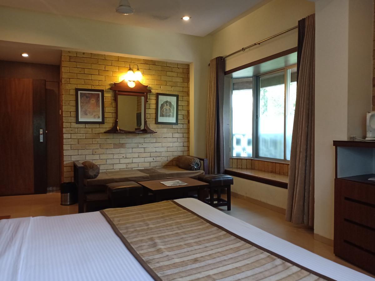 Hotel Chandralok Lonavla Zewnętrze zdjęcie