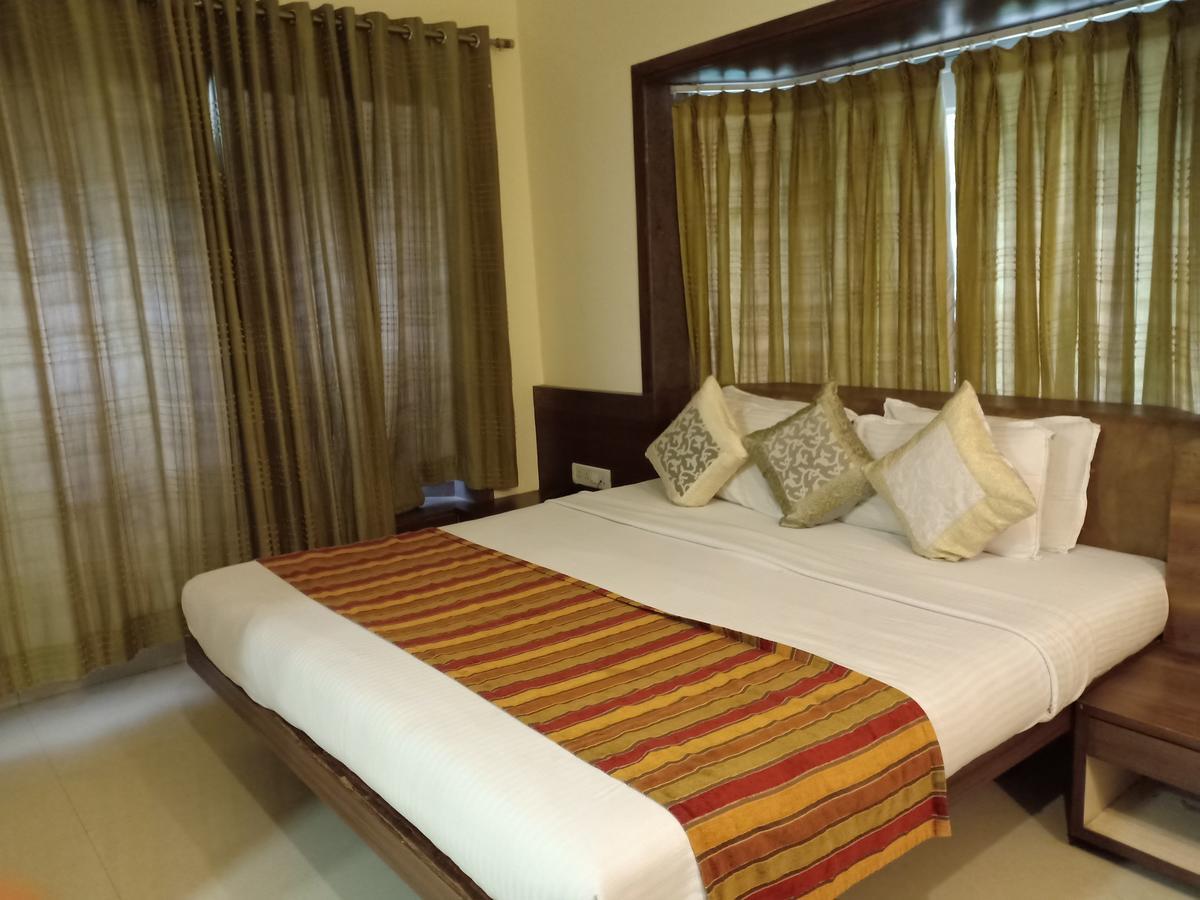 Hotel Chandralok Lonavla Zewnętrze zdjęcie