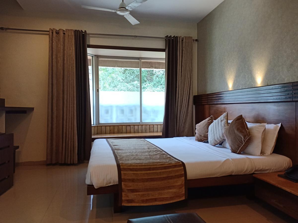 Hotel Chandralok Lonavla Zewnętrze zdjęcie