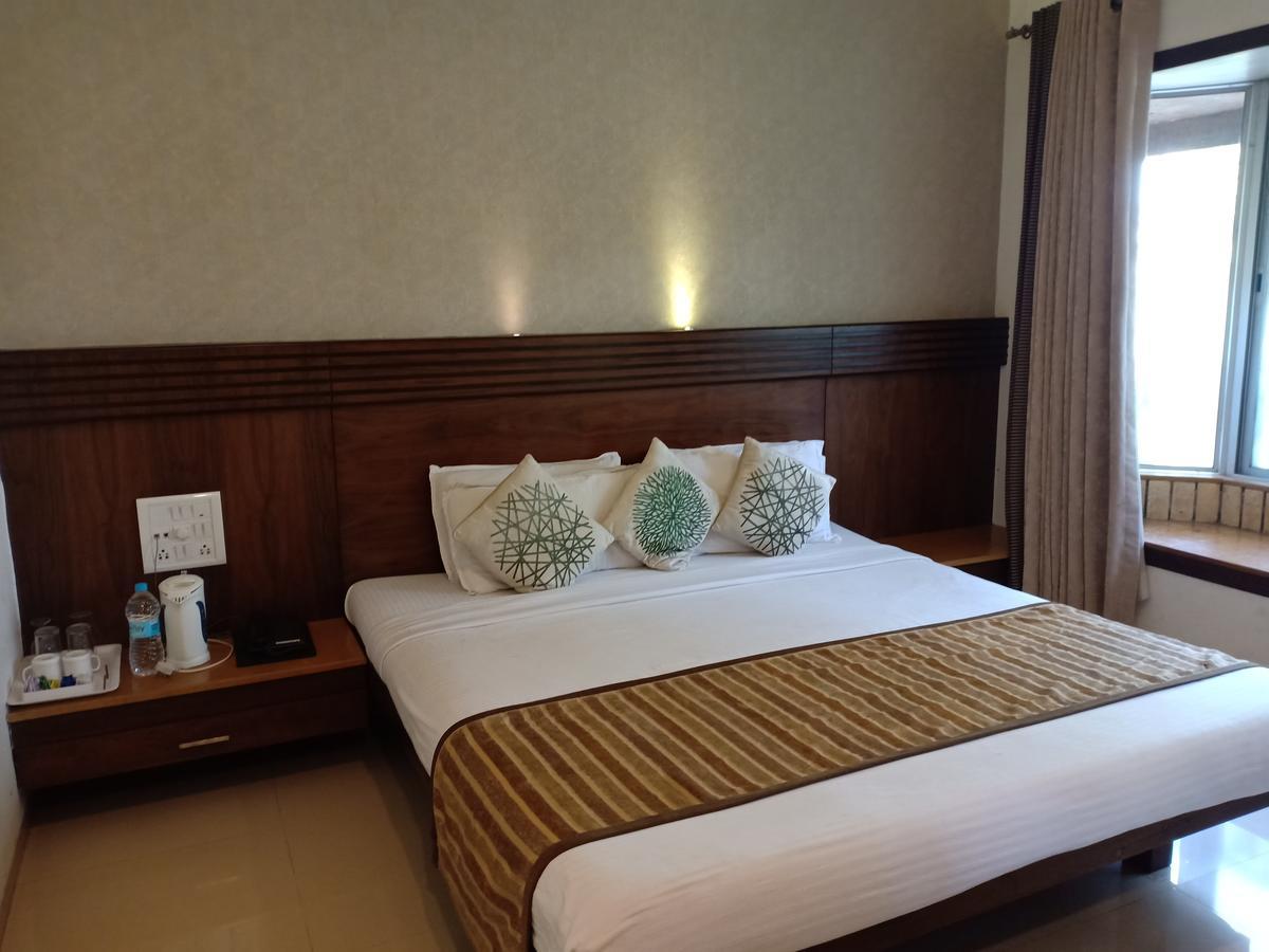 Hotel Chandralok Lonavla Zewnętrze zdjęcie