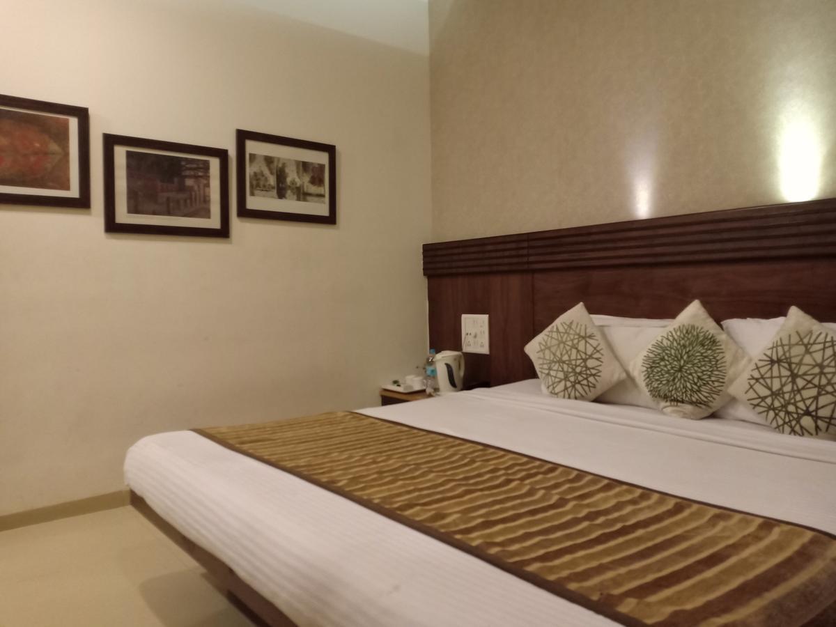 Hotel Chandralok Lonavla Zewnętrze zdjęcie
