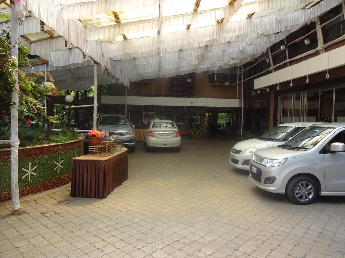 Hotel Chandralok Lonavla Zewnętrze zdjęcie