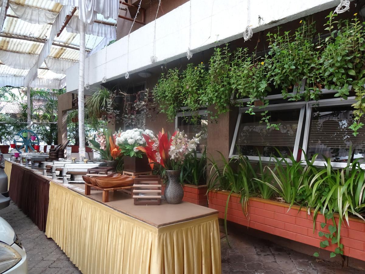 Hotel Chandralok Lonavla Zewnętrze zdjęcie